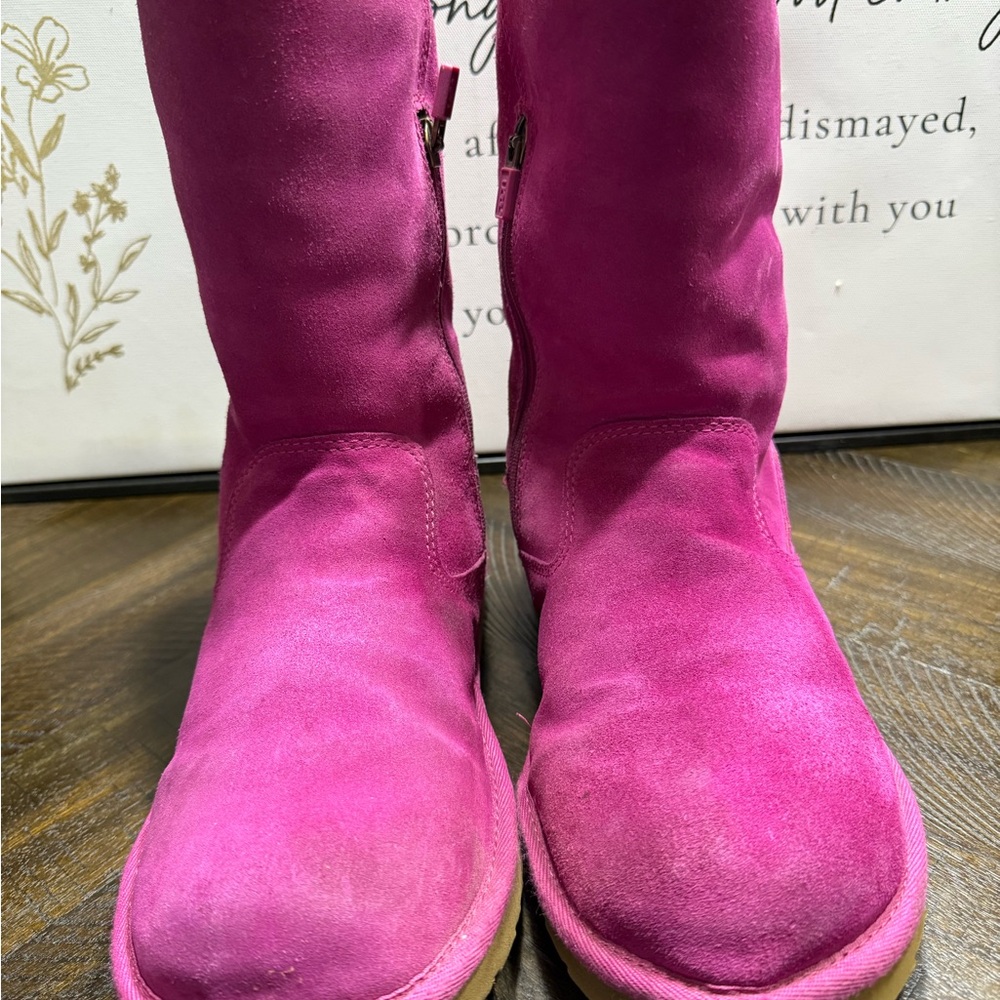 UGG Fuchsia Suede Women's Boots SZ 6- Box11
